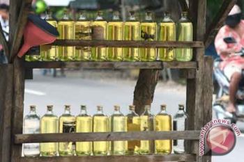 Harga Premium Eceran Di Buntok Rp8.000/liter 