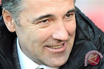 Mantan striker Wales Saunders jadi pelatih Wolves