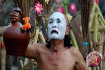 Jemek Supardi pimpin kirab Gunungan Salak 