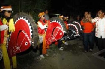 DISAMBUT KUDA LUMPING