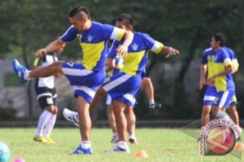 Persegres taklukan Persidafon 2-1