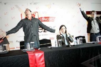 KONSER WEEZER