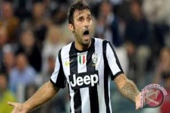 Gol Vucinic Menangkan Juve Atas Milan