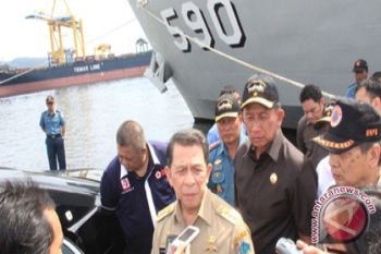 Gubernur Sulut lepas KRI Makassar bawa bantuan ke Filipina