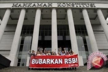 Yang Pro, Yang Kontra RSBI Oleh Imam Santoso dan Maria Rosari Dwi Putri