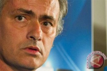 Mourinho Kian di Bawah Tekanan