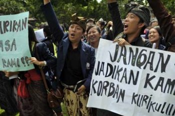 PROTES KURIKULUM 2013