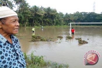Puluhan kolam ikan Kulon Progo terendam banjir 