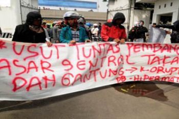 USUT KORUPSI PASAR