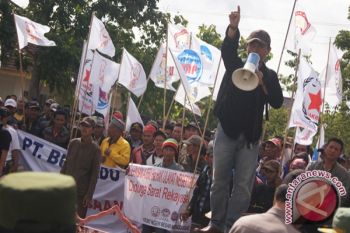 Pemkab Waykanan Tidak Jujur Kelola Tanah Rakyat