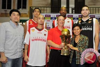 Warriors raih kemenangan keenam