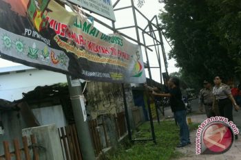 Perda reklame akan atur pembatasan pemasangan reklame 