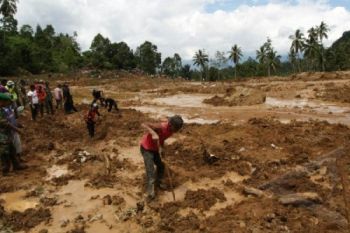 11 Korban Longsor Agam Berhasil Ditemukan