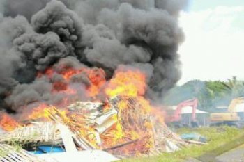 KERUSUHAN TAMBANG