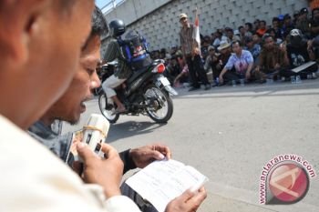Ratusan warga aksi damai baca "Yasin" bersama 