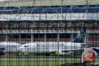 Ratusan penumpang Batavia Air telantar di Adisutjipto 