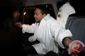 KPK Geledah Apartemen Ahmad Fathanah