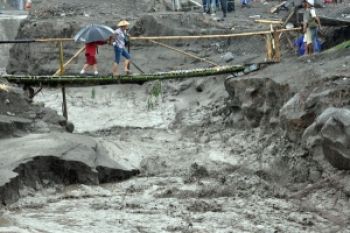 Banjir Lahar Lewati Beberapa Sungai