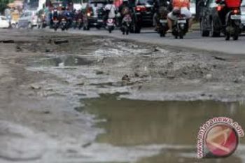 Jalan Nasional dan Provinsi Paling Banyak Rusak