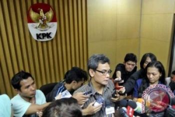KPK Cekal Tiga Orang Terkait Korupsi Pengadaan Simulator 