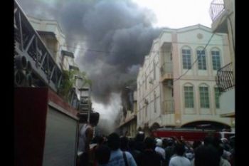 Ruko Terbakar/Foto Larno
