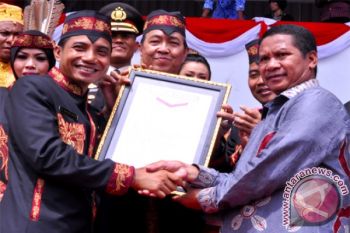 Bupati Kotim Menerima Piagam Penghargaan MURI