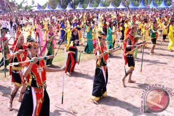 Rekor MURI Tari Giring-Girng