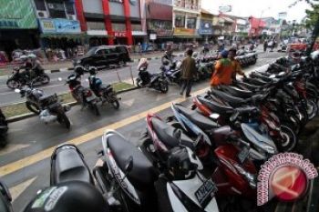 Pendapatan Parkir Tepi Jalan di Semarang Rendah