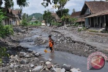 Warga Merapi Waspada Pes