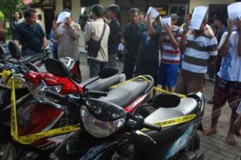 Polisi Cilacap Tangkap Enam Pencuri Sepeda Motor