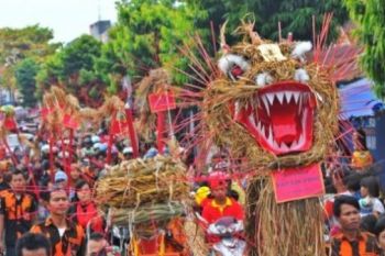 ARAK PATUNG DEWA