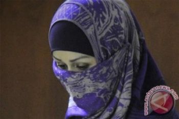Neneng Dituntut 7 Tahun Penjara 