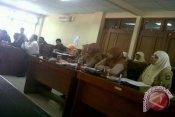 23 Guru mengadu ke DPRD Kulon Progo