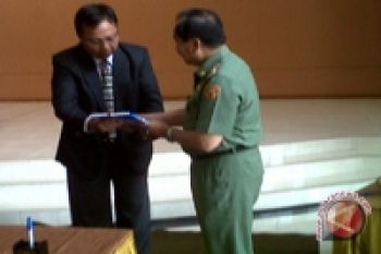 BPK  serahkan LHP perusahaan daerah dan RSUD