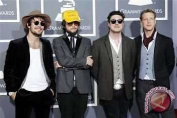 Mumford &amp; Sons raih penghargaan album terbaik Grammy