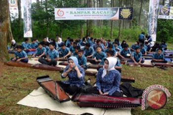 Rampak kecapi Sunda dipentaskan peringati Maulid 