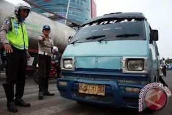 Polres Bukittinggi Amankan 14 Angkutan Umum