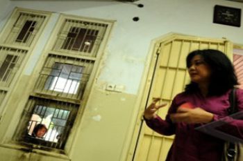 PANTAU PELEDAKAN GEREJA
