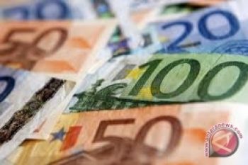 Pegawai Bank Tertidur Sambil Transfer Jutaan Euro 