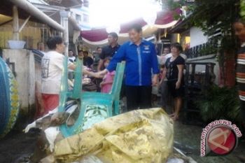 Wali Kota Manado kunjungi korban bencana
