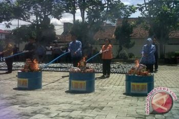  60 Orang Mati Akibat Minuman Beracun