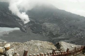 TANGKUBAN PARAHU DITUTUP