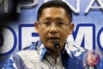 Anas Urbaningrum Tersangka Mahasiswa Gunduli Kepala