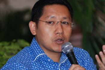 Anas Urbaningrum Lepaskan Jaket Partai Demokrat