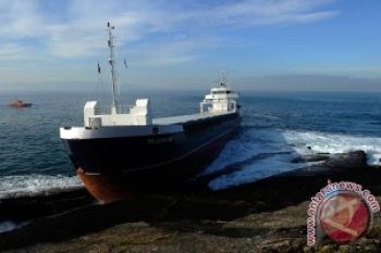 Arus Deras Selat Bali Kandaskan Kapal
