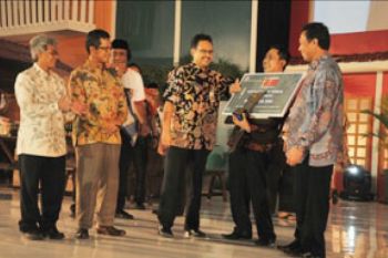 Pacu Kinerja Mitra Binaan, Semen Indonesia Gelar UKM Award
