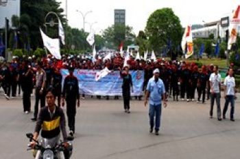 Buruh Tuntut Dana Pensiun dan Pengendalian Harga 