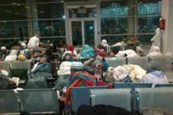 Ratusan Jemaah Umrah Terlantar 