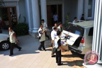 KPK Geledah Dua Tempat Terkait Kasus Impor Daging