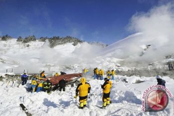  Tujuh remaja terjebak longsor salju di Siberia
